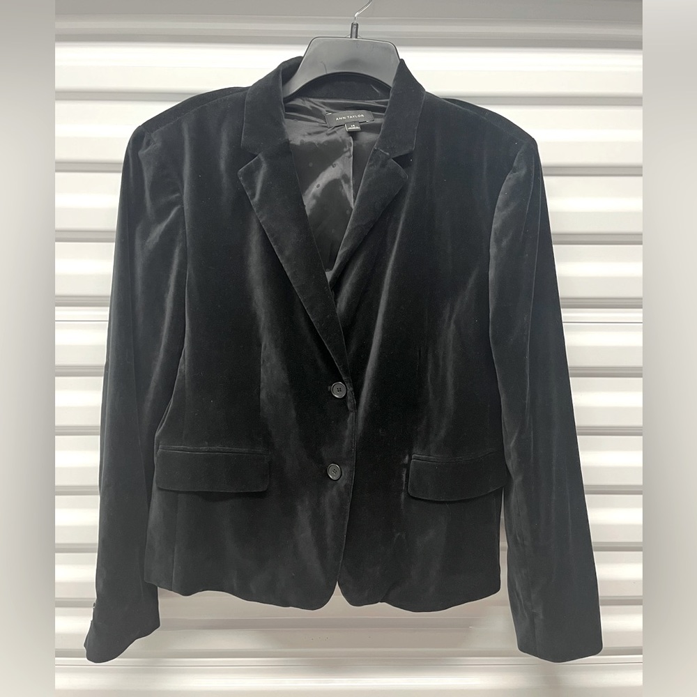 Loft velvet blazer